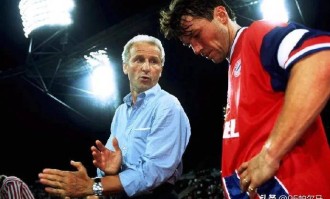 与拜仁相爱相杀的名宿，在德甲差点提前退役，在利物浦解放杰拉德