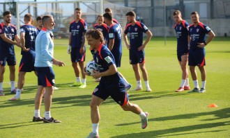 39岁魔笛转会米兰！传奇中场开启新篇章