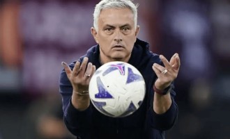半程落后榜首10分！曝62岁穆帅将连续3年被解雇 阿莫林或取而代之