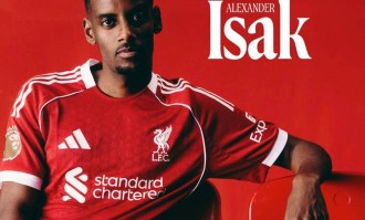 小基耶萨落选！利物浦欧冠名单引争议，17岁新星入围藏玄机