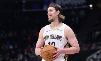 文班帮手+1！马刺送出两小将 从奇才得到奥利尼克